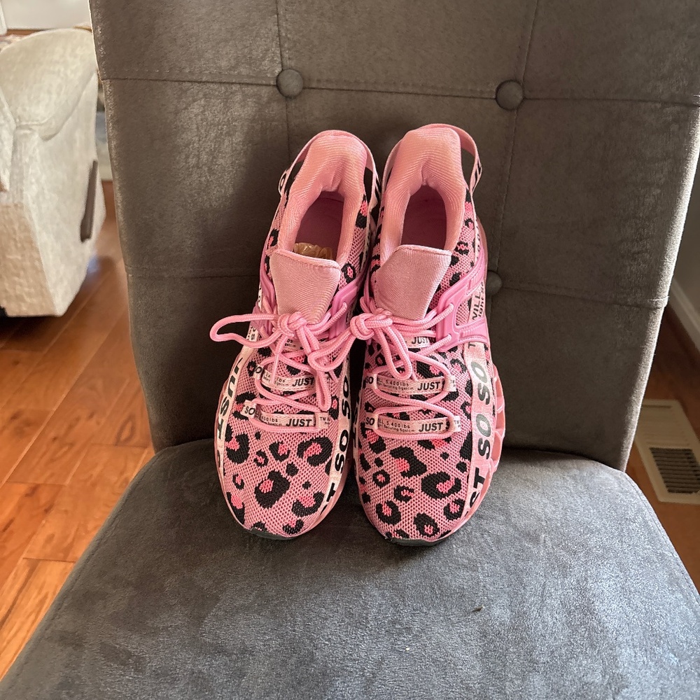 Women’s Wonesion Pink Animal Print Running Walking Shoes Sz 40 just so so HS1